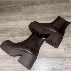 Elegant Dark Brown Heeled Boots